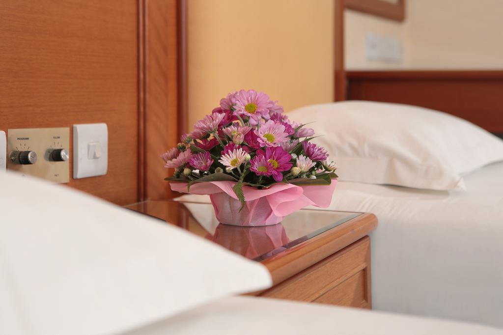 Hotel Sentosa Kuala Belait Phòng bức ảnh