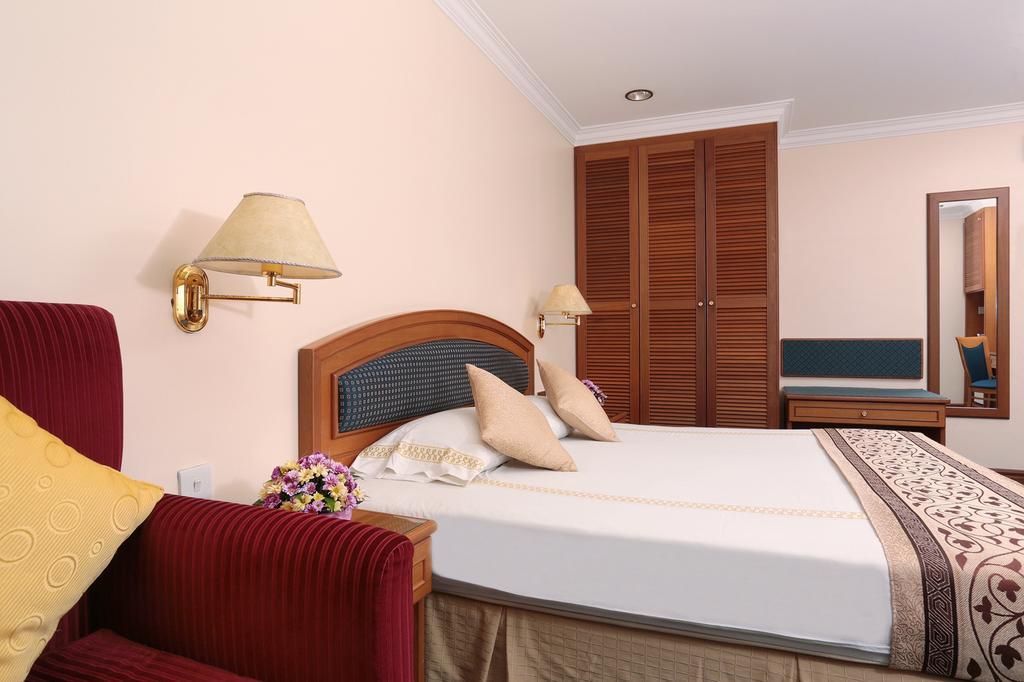 Hotel Sentosa Kuala Belait Phòng bức ảnh